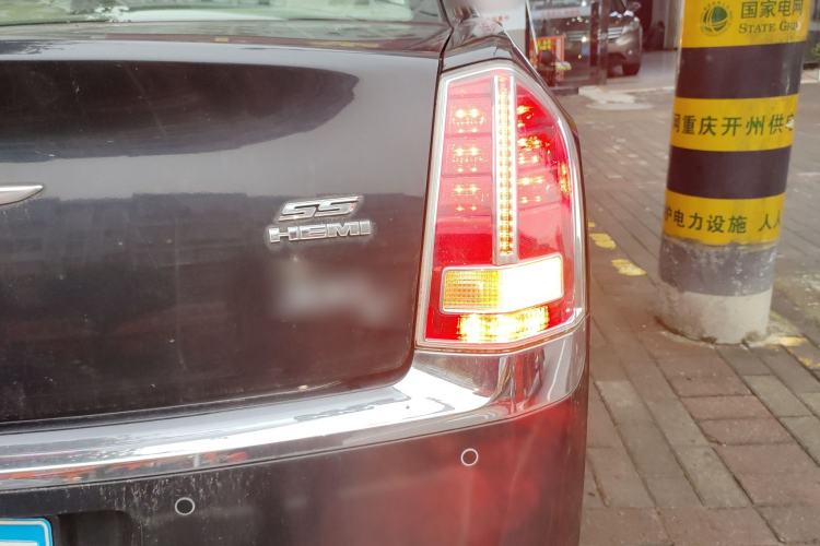 Used Chrysler 300C 2013 3.6L Luxury Edition