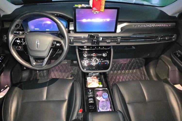 Used Lincoln Corsair 2022 2.0T Two-Wheel Drive Deluxe Edition Center Console