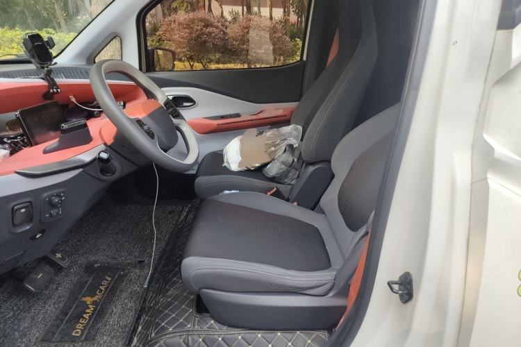 Used Baojun E200 2019 250KM Smart Drive Edition Left Front Seat