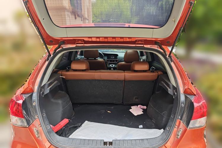 Used Soueast V6 Lingshi 2013 1.5L CVT Elite Edition Trunk