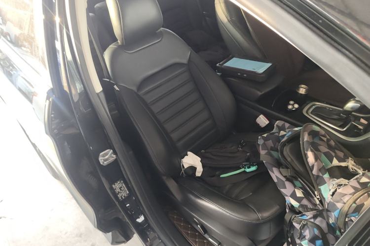 Used Ford Edge 2015 2.0T GTDi Two-Wheel-Drive Platinum Edition