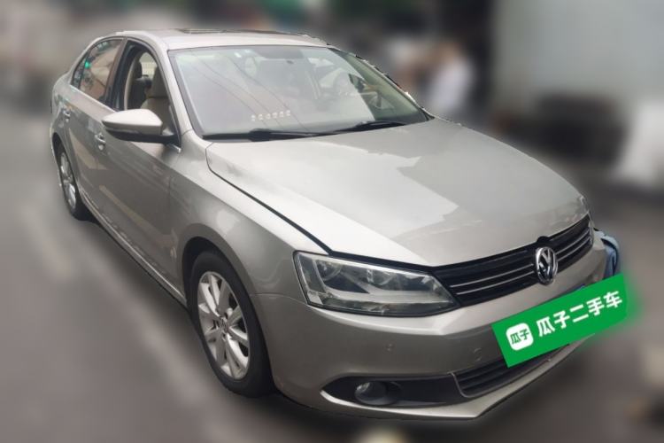 Used Volkswagen Sagitar 2012 1.4TSI Automatic Luxury Edition Front Right 45 Deg