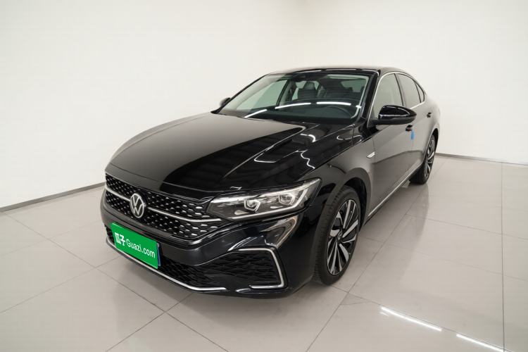 Used Volkswagen Passat 2022 330TSI Starry Luxury Edition – Exclusive Special Edition
