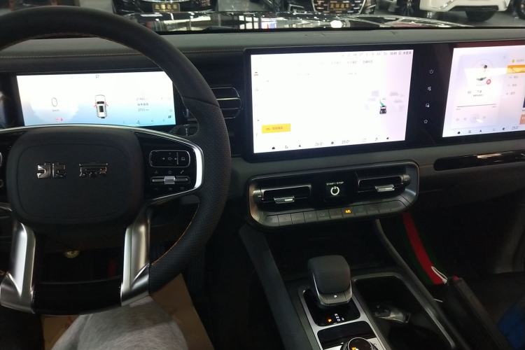 Used BAIC Off-Road BJ40 2024 2.0T All-New Urban Hunter Edition Ultimate Version