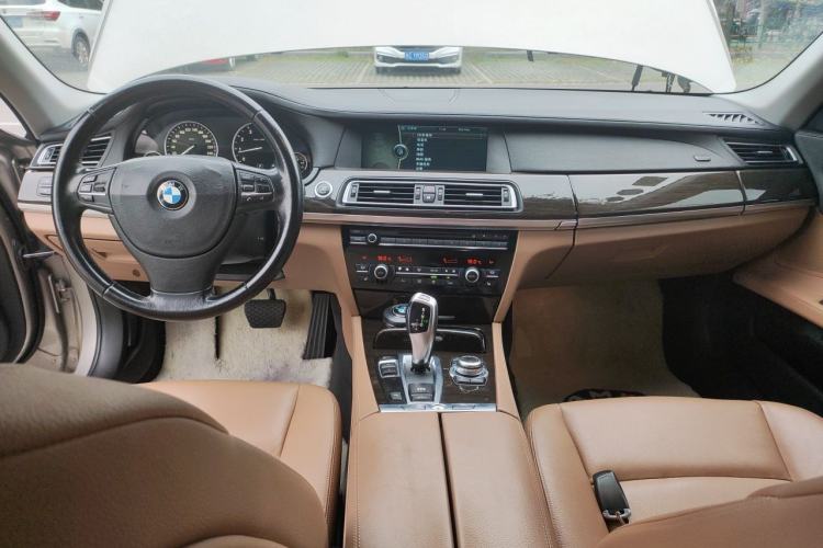 Used BMW 7 Series 2011 730Li Elegant Model
