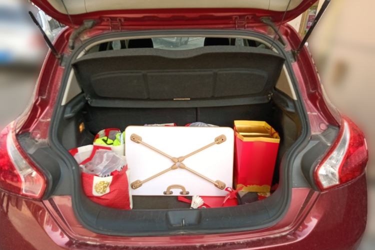 Used Nissan Tiida 2011 1.6L Manual Comfort Edition