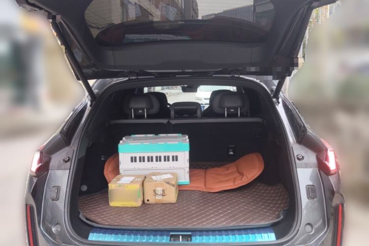 Used Lynk & Co 08 EM-P 2023 220 km Limited-Time Edition Trunk