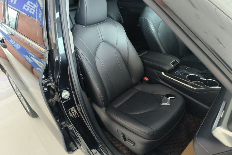 Used Toyota Highlander 2022 Dual-Engine 2.5L Four-Wheel Drive Supreme Edition 7-Seater Right Front Seat