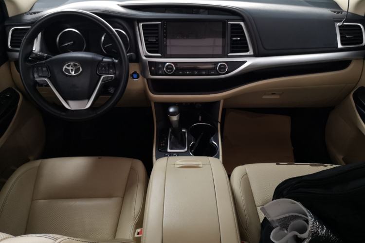 Used Toyota Highlander 2018 2.0T Four-Wheel Drive Luxury Version 7 Seats China VI Standard Center Console