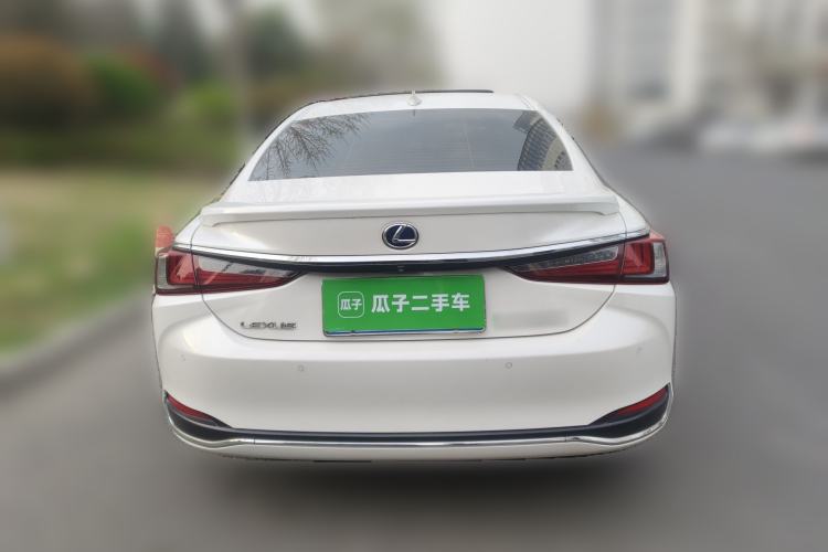 Used Lexus ES 2021 300h Excellence Edition
