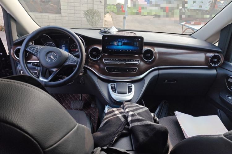 Used Mercedes-Benz V-Class 2021 V 260 Avantgarde Edition