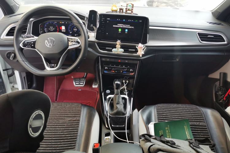 Used Volkswagen T-ROC 2023 300TSI DSG Two-Wheel-Drive Chen Guang Edition
