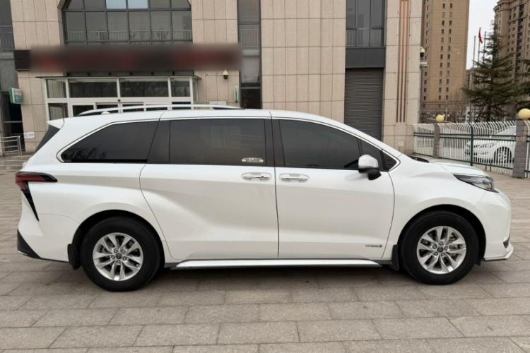 Used Toyota Granvia 2023 2.5L Hybrid Comfort Edition Exterior 3