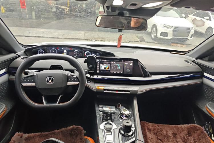 Used CHANGAN UNI-V 2023 1.5T Prestige Model