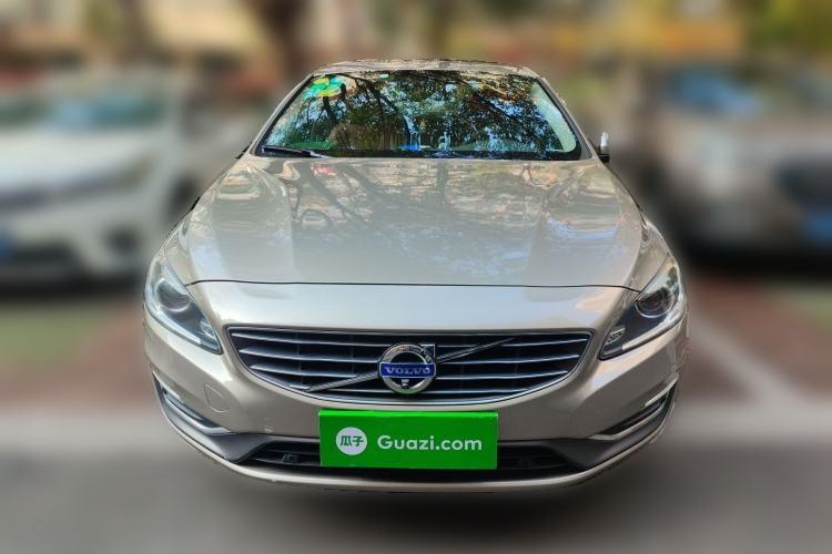 Used Volvo S60 2015 S60L 2.0T Zhiyuan Edition
