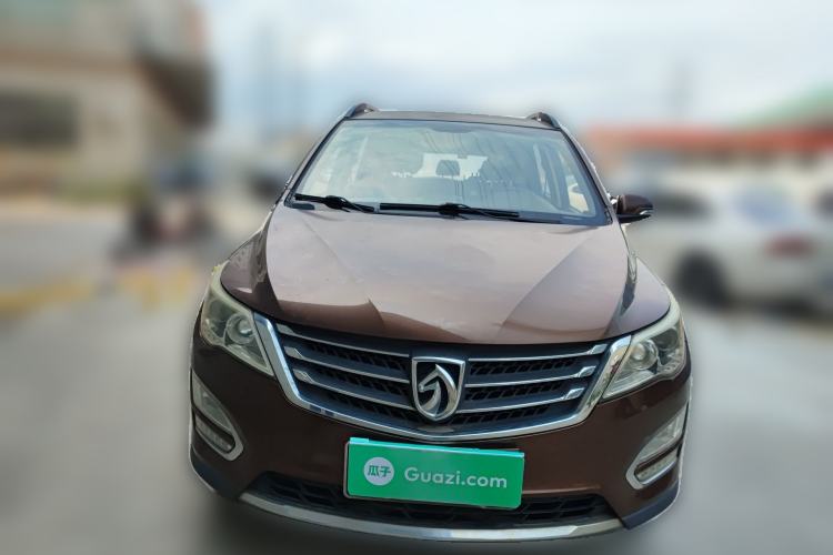 Used Baojun 560 2015 1.8L manual Comfort trim level