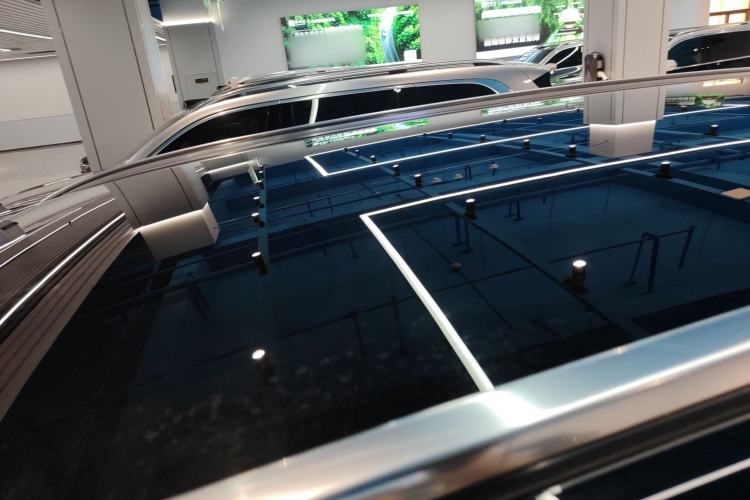 Used Hima AITO M8 2025 Extended-Range Ultra Version 53.4 kWh 6-Seater Edition
