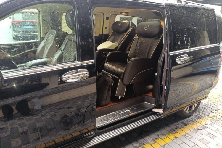 Used Mercedes-Benz V-Class 2016 V 260 Avantgarde Edition