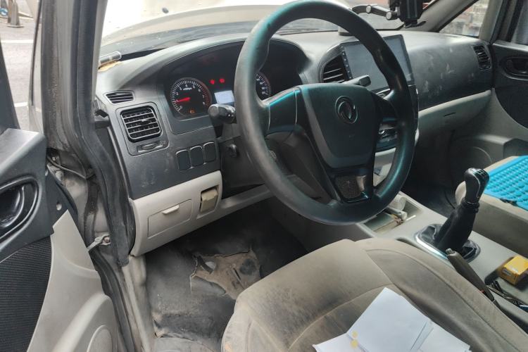 Used FORTHING Lingzhi 2018 M3 1.5L 7-Seater Standard Model Center Console