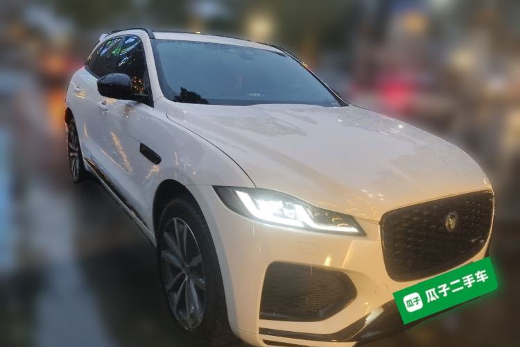 Used Jaguar F-PACE 2024 P250 R-Dynamic SE Front Right 45 Deg