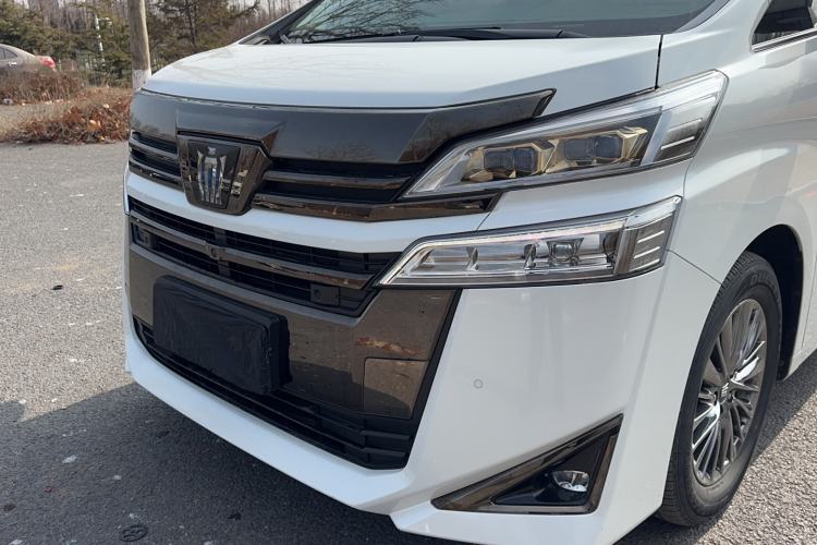 Used Toyota Vellfire 2023 Crown Dual-Engine 2.5L HV Prestige Edition
