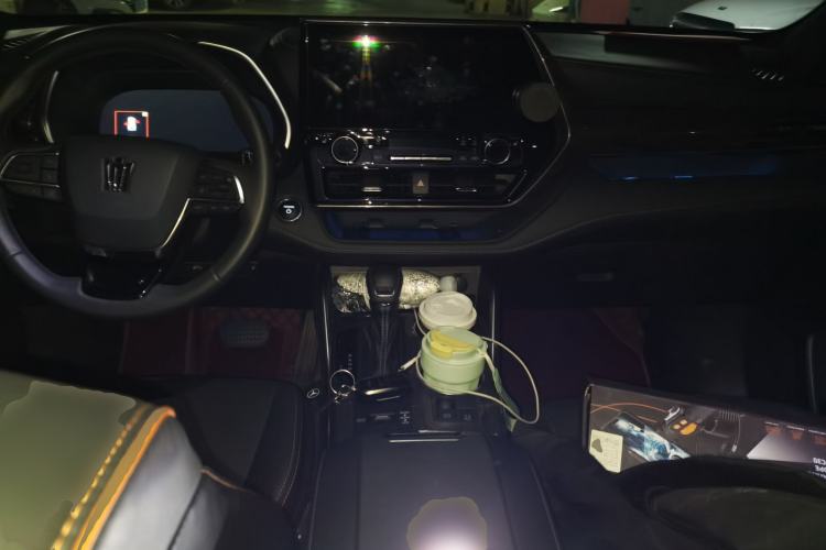 Used Toyota Crown Kluger 2024 2.5L HEV Four-Wheel Drive Premium Edition Center Console