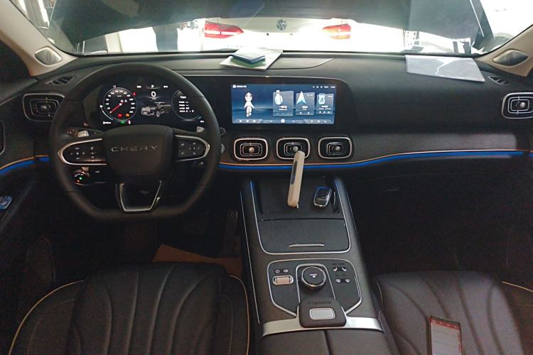 Used Chery Tiggo 9 2023 2.0T Automatic Two-Wheel Drive Luxury Edition 5 Seats Center Console