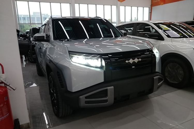 Used Formula Leopard Titanium 3 2025 501KM All-Wheel Drive Intelligent Driving Ultra Version
