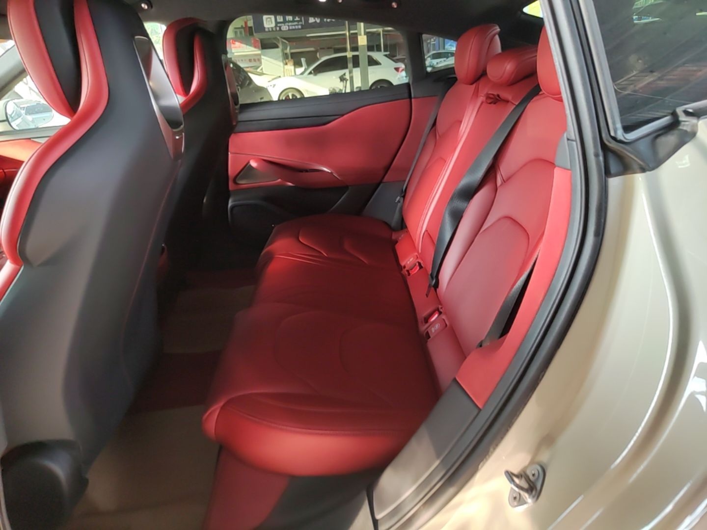 Xiaomi Auto SU7 2024 Rear-Drive Ultra-Long Range Advanced Pro-Level Intelligent Driving Version — снимка 20