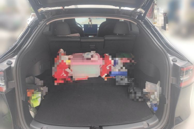 Used Tesla Model Y 2021 Standard Range Rear-Wheel Drive Version Trunk