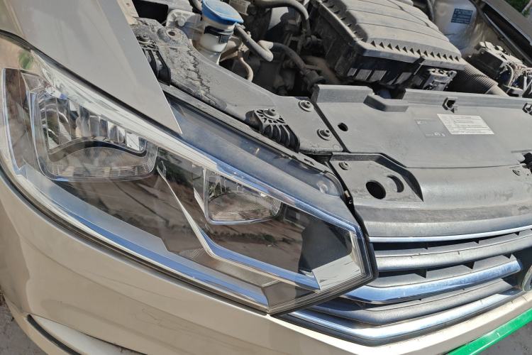 Used Volkswagen Bora 2016 1.6L Manual Fashion Edition Right Front Headlight