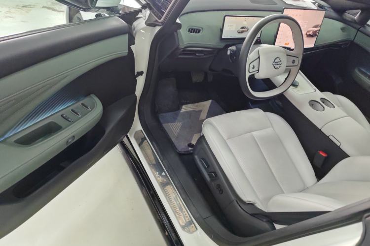 Used Nissan N7 2025 510 Max Driver Seat