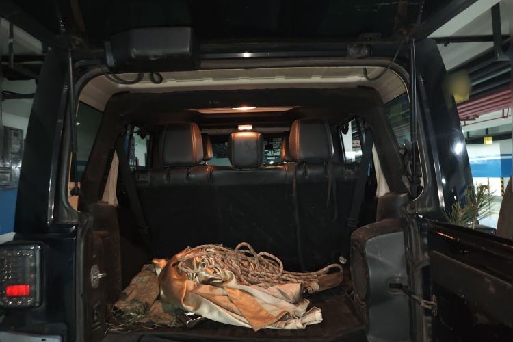 Used Jeep Wrangler 2013 3.6L Sahara Four-Door Edition Trunk