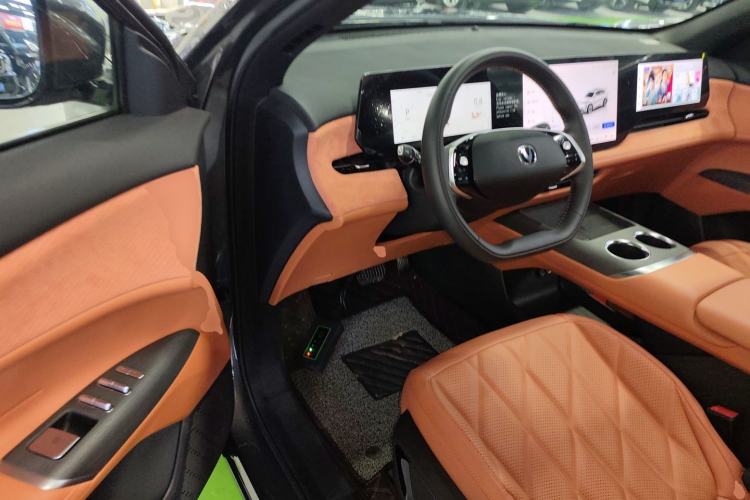 Used CHANGAN CS75 PLUS 2025 4th Generation 1.5T New Blue Whale Smart Luxury Edition
