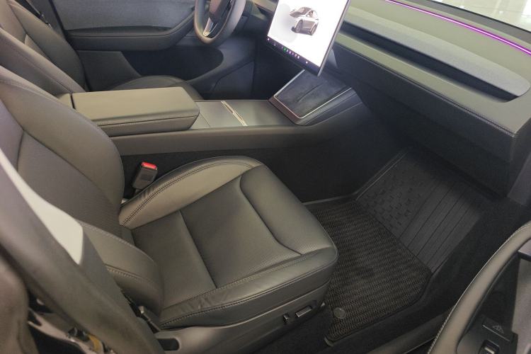 Used Tesla Model Y 2025 Rear-Wheel-Drive Version
