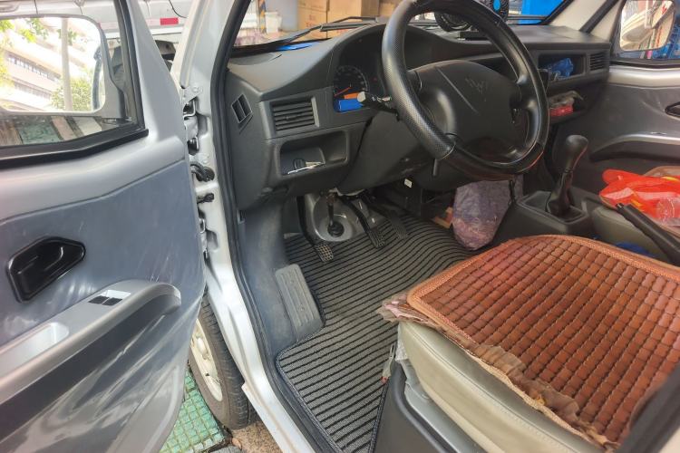 Used Wuling Zhiguang 2023 1.5L Practical Version 5/7 Seats
