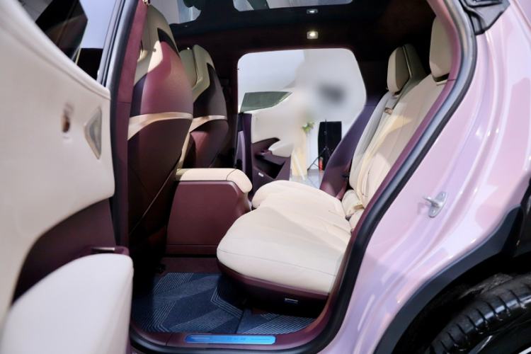 Used Zeekr X 2025 Four-Seater Rear-Drive Cube Version Interior 8