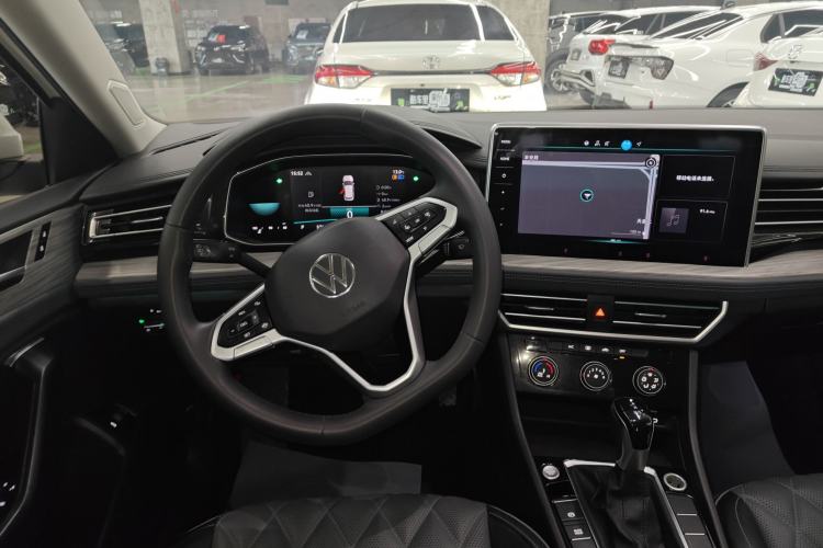 Used Volkswagen Sagitar 2023 300TSI DSG Excellence Edition
