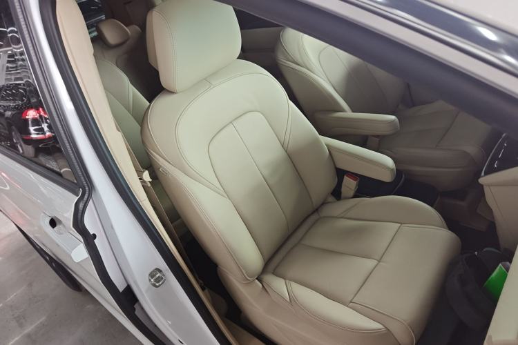 Used Buick GL8 2022 ES Landtrek 653T Luxury Edition
