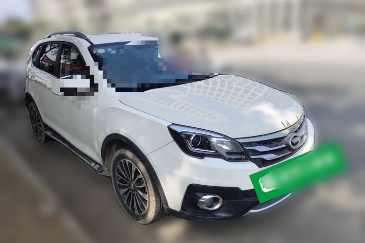 Used GAC Trumpchi GS5 Super 2015 2.0L Automatic Two-Wheel Drive Luxury Navigation Edition Front Right 45 Deg