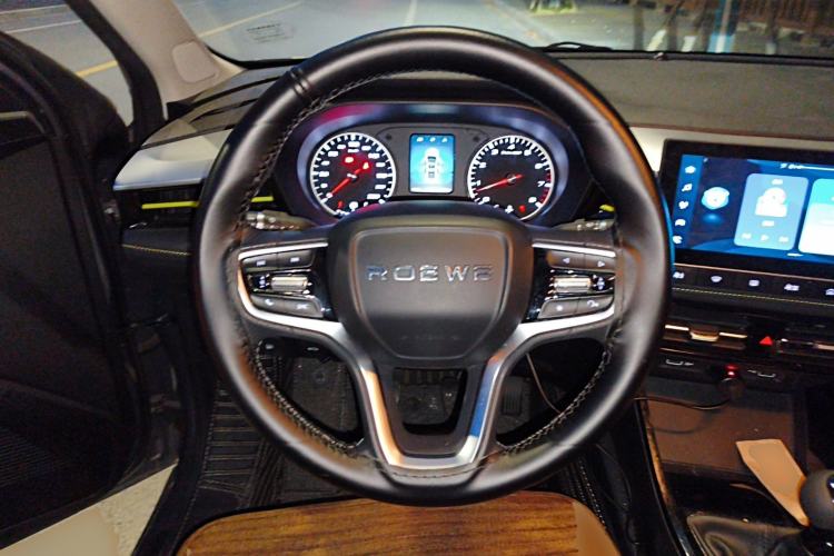 Used Roewe i5 2021 1.5L Manual Platinum Edition
