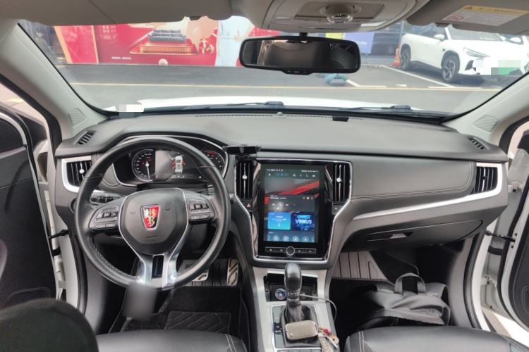 Used Roewe RX5 2018 30T Two-Wheel Drive Automatic Internet Smart Edition
