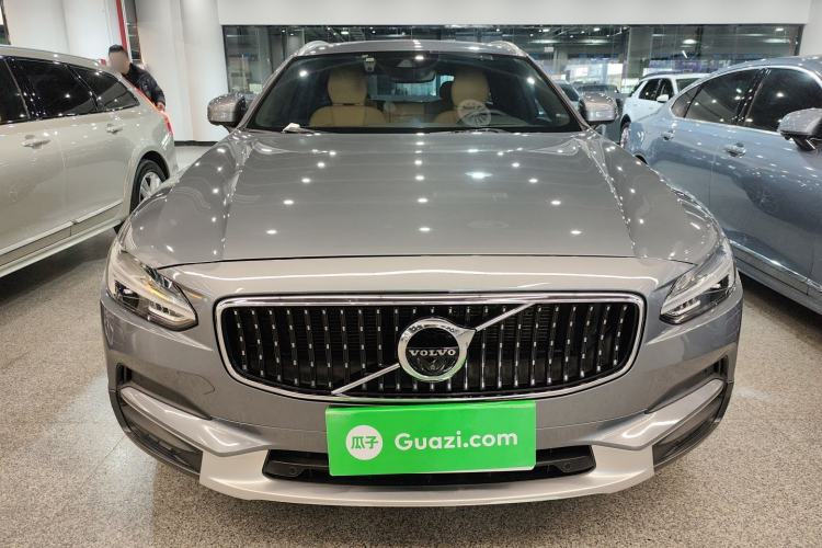 Used Volvo V90 2020 Cross Country T5 AWD Prestige Edition
