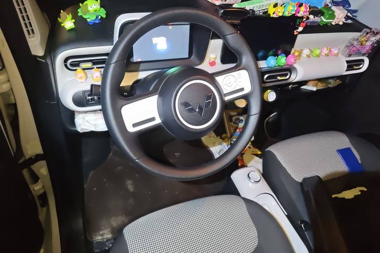 Used Wuling Hongguang MINIEV 2024 3rd Generation 215km Advanced Version
