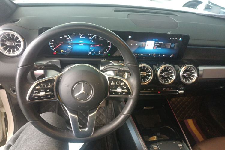 Used Mercedes-Benz GLB 2023 GLB 200 Dynamic Edition Steering Wheel