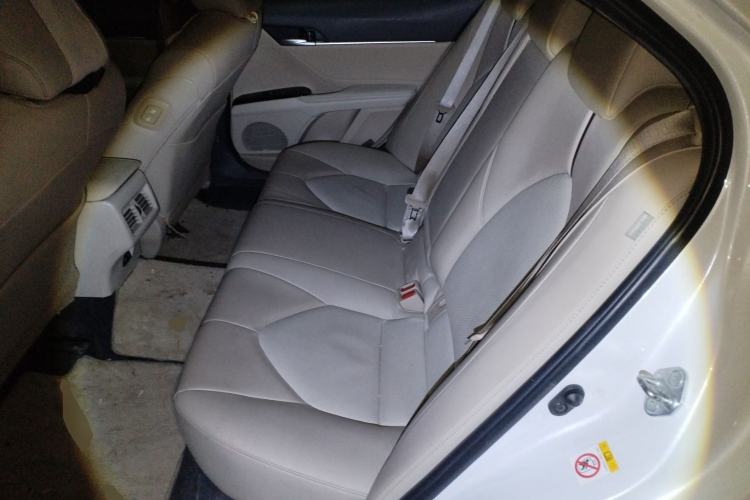 Used Toyota Camry 2018 2.0G Luxury Edition
