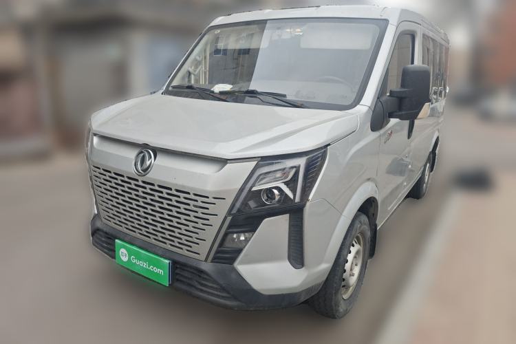 Used Dongfeng Yufeng 2023 V9+ 2.0T Manual Front-Wheel-Drive Multi-Function Short-Chassis Low-Roof 5/6-Seater