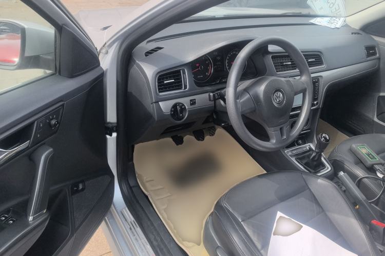 Used Volkswagen Lavida 2013 Restyled Classic 1.6L Manual Comfort Edition