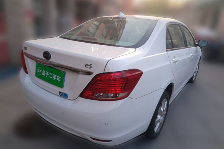 Used BYD e5 2017 300 Prestige Edition Rear Right 45 Deg