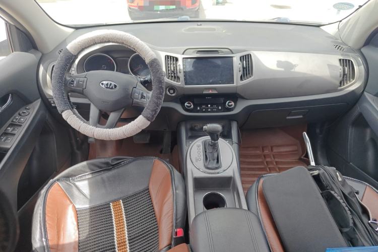 Used Kia Sportage R 2015 2.0L Automatic Two-Wheel Drive DLX Model Center Console